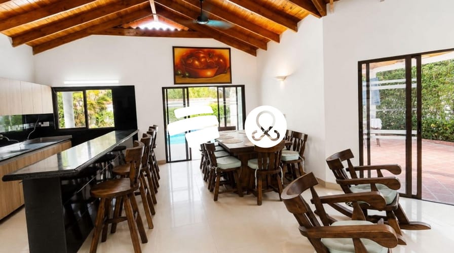 Casa de 4 alcobas en venta en Ricaurte, 425 m² · foto 4 de 18