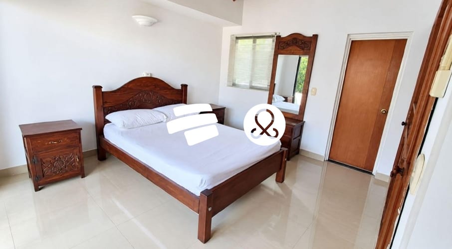 Casa de 4 alcobas en venta en Ricaurte, 425 m² · foto 7 de 18