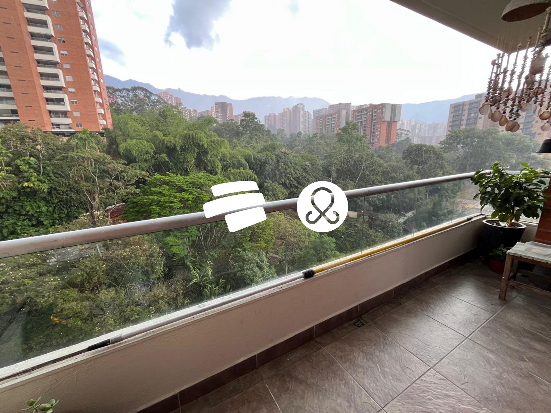 Apartamento en venta en Zona Centro, Envigado · foto 3 de 18