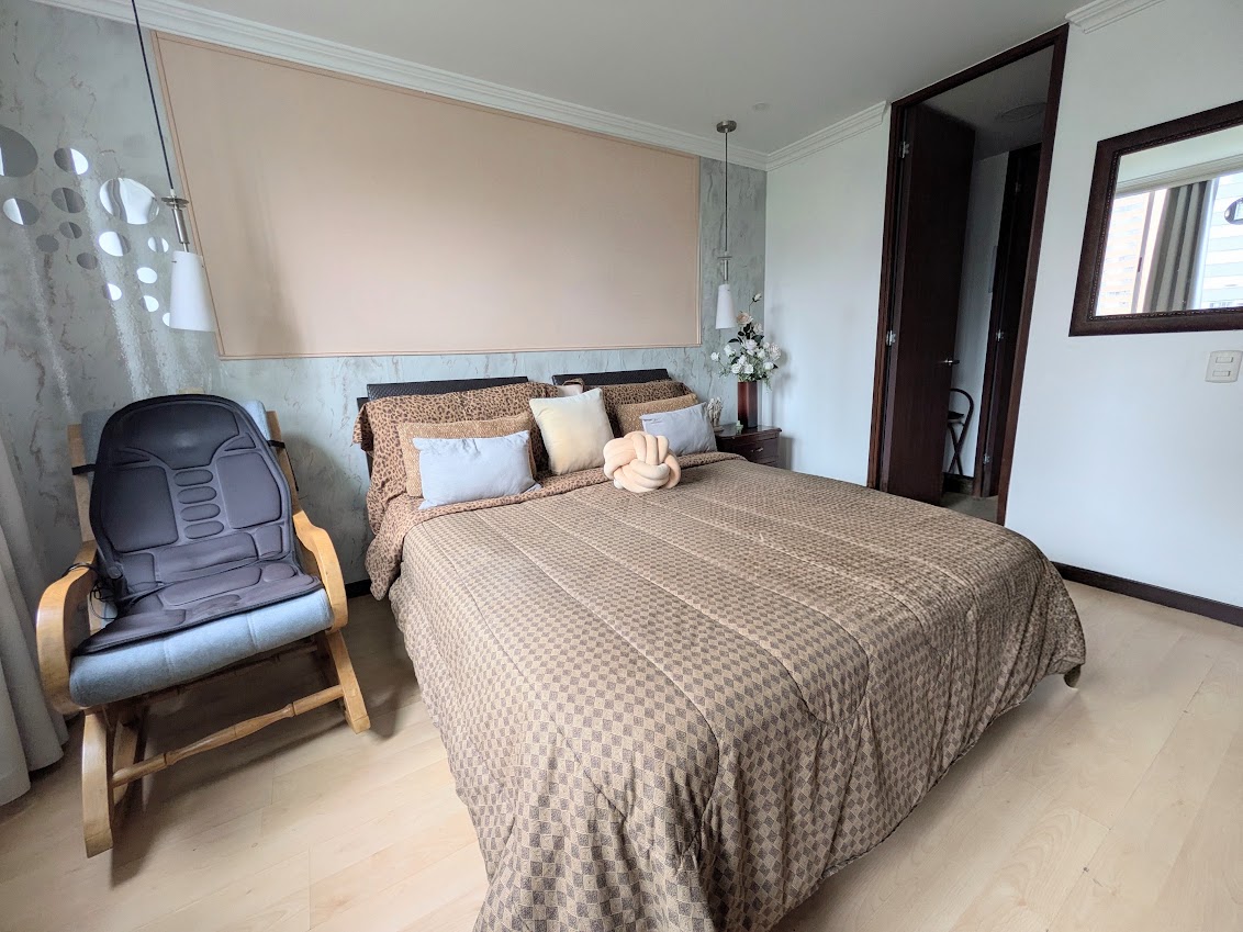 Apartamento en venta en El Poblado, Medellín · foto 3 de 9