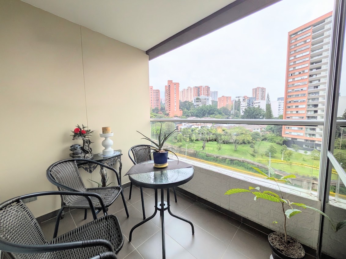 Apartamento en venta en El Poblado, Medellín · foto 7 de 9