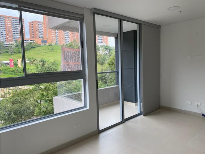 Apartamento de 3 alcobas en arriendo en Loma Del Escobero, Medellín, 80 m² · foto 6 de 9