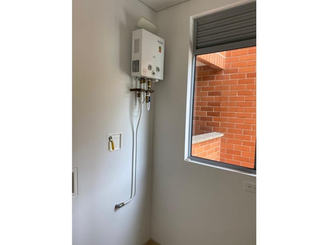 Apartamento de 3 alcobas en arriendo en Loma Del Escobero, Medellín, 80 m² · foto 9 de 9