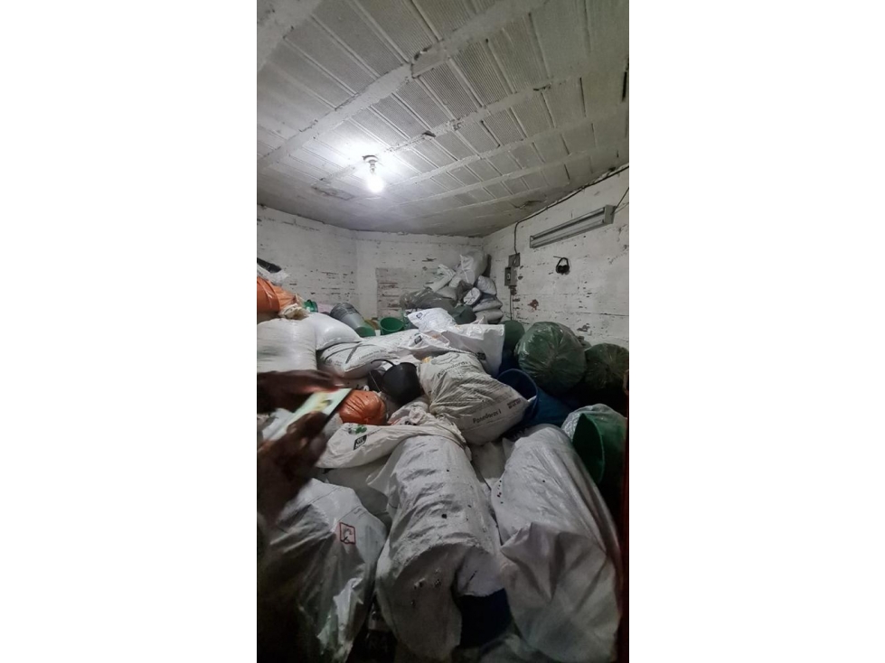 Bodega en venta en Trinidad, Medellín, 244 m² · foto 3 de 8