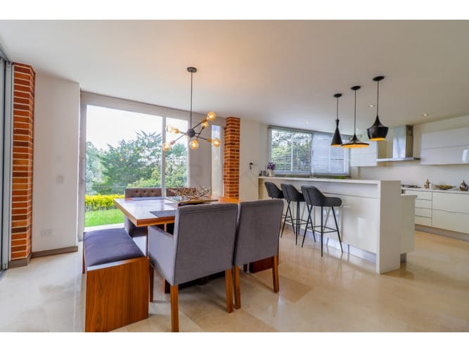 Casa de 4 alcobas en venta en Pantanillo, El Retiro, 392 m² · foto 2 de 23