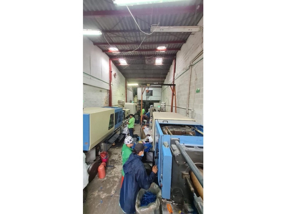 Bodega en venta en Trinidad, Medellín, 244 m² · foto 7 de 8