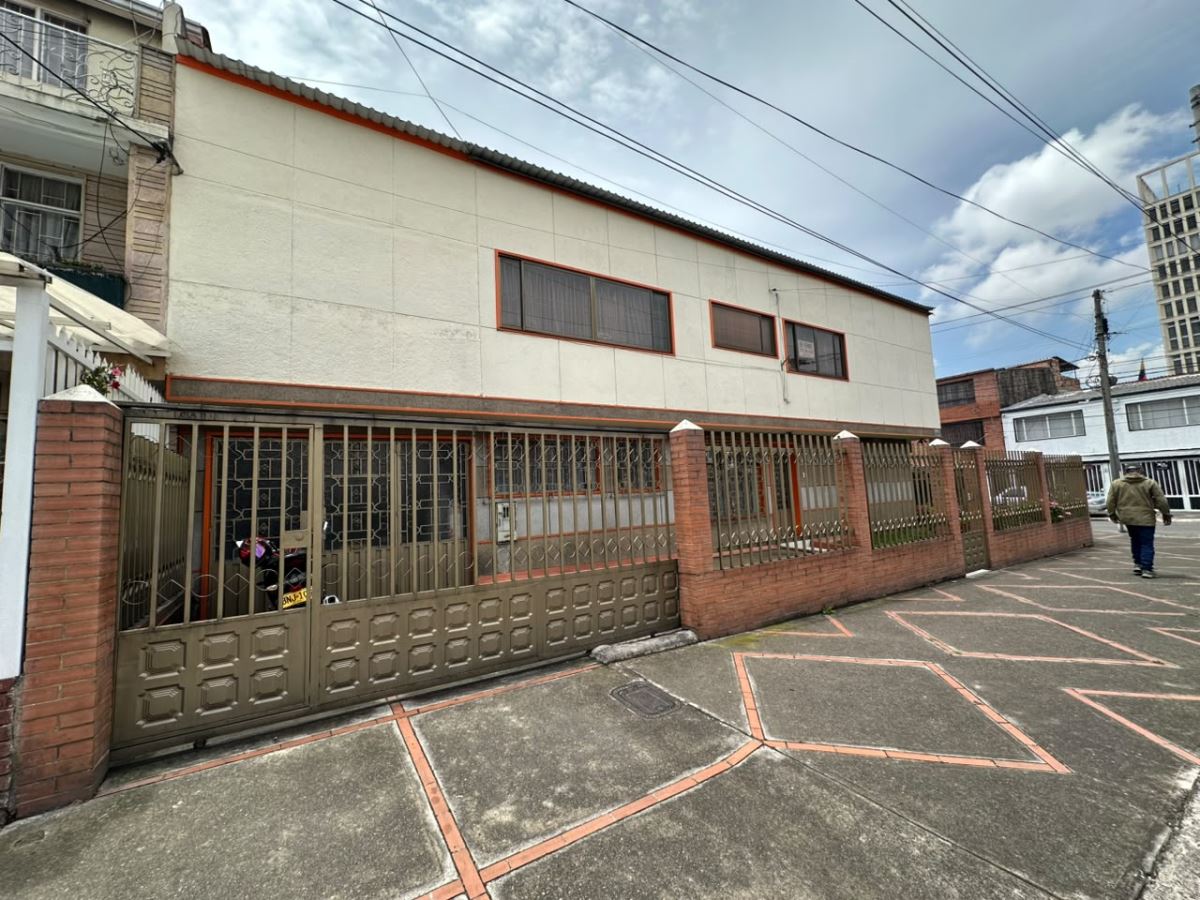 Casa en venta en Engativá, Bogotá · foto 5 de 24