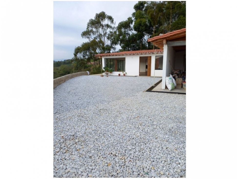 Casa de 4 alcobas en venta en La Industrial, Marinilla, 300 m² · foto 2 de 22