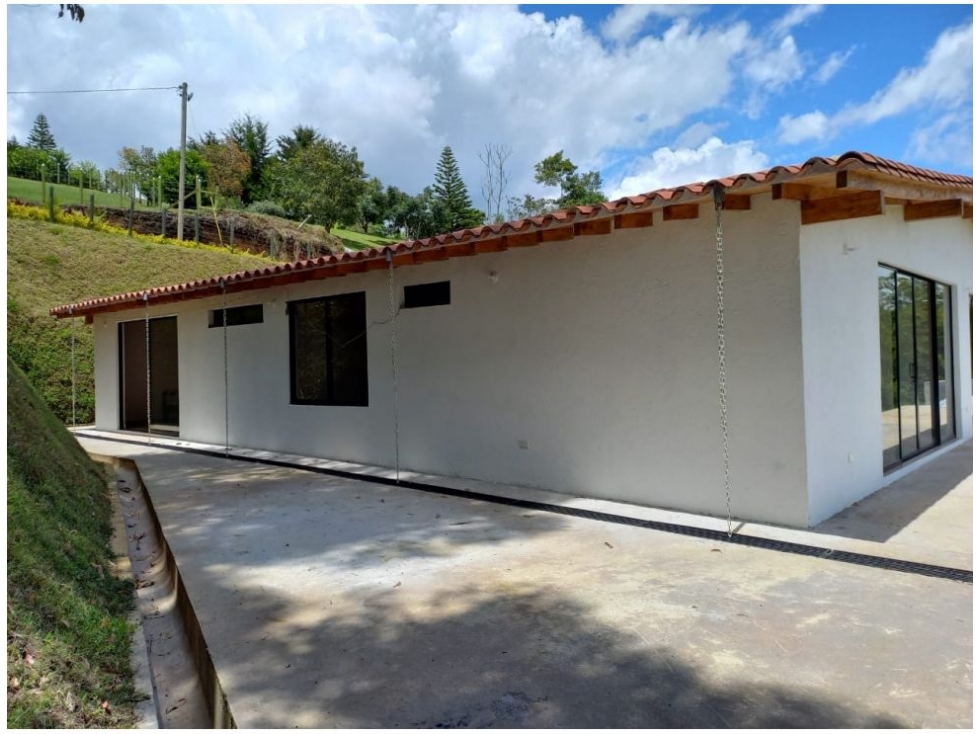 Casa de 4 alcobas en venta en La Industrial, Marinilla, 300 m² · foto 4 de 22