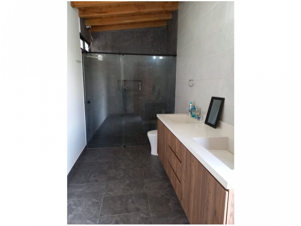 Casa de 4 alcobas en venta en La Industrial, Marinilla, 300 m² · foto 17 de 22