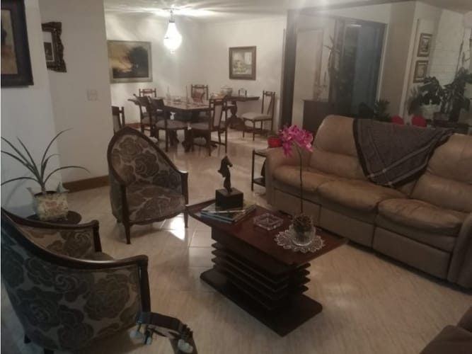 Apartamento de 4 alcobas en venta en San Lucas, Medellín, 261 m² · foto 2 de 16