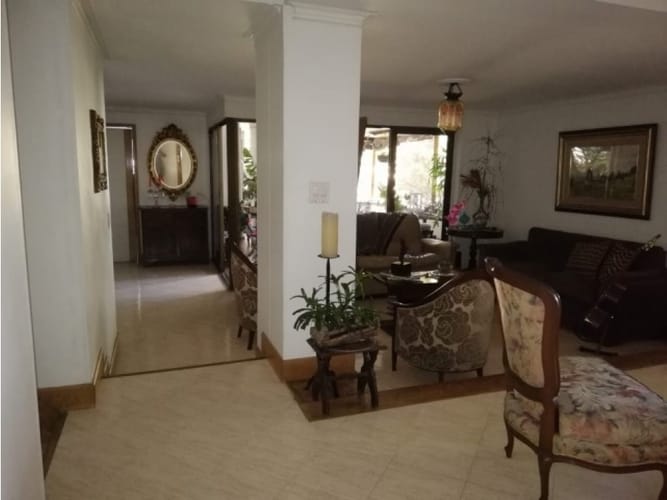 Apartamento de 4 alcobas en venta en San Lucas, Medellín, 261 m² · foto 4 de 16