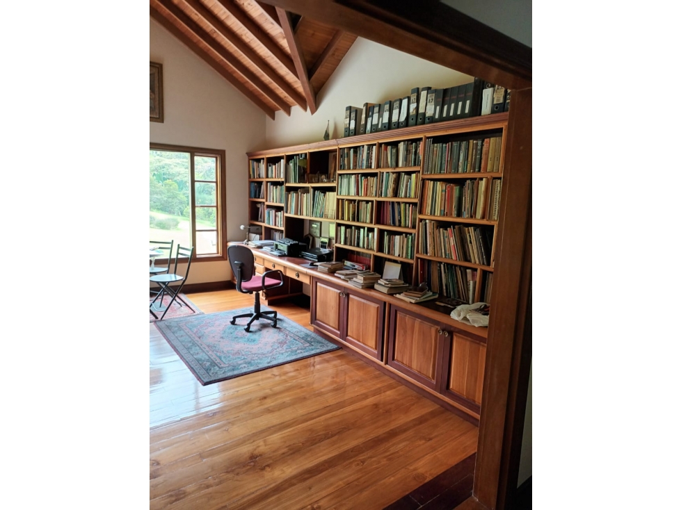 Casa de 4 alcobas en venta en El Capiro, Rionegro, 560 m² · foto 3 de 24