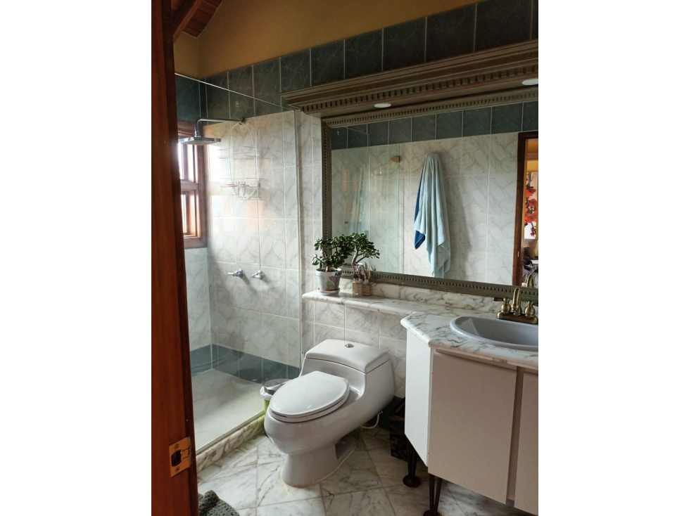 Casa de 4 alcobas en venta en El Capiro, Rionegro, 560 m² · foto 5 de 24