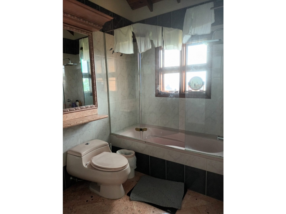 Casa de 4 alcobas en venta en El Capiro, Rionegro, 560 m² · foto 6 de 24