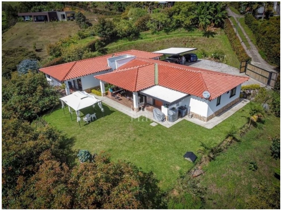 Casa de 3 alcobas en venta en El Porvenir, Rionegro, 200 m² · foto 8 de 9