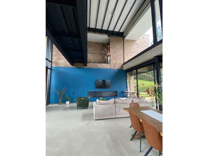 Casa de 5 alcobas en venta en Las Palmas, Envigado, 450 m² · foto 2 de 14