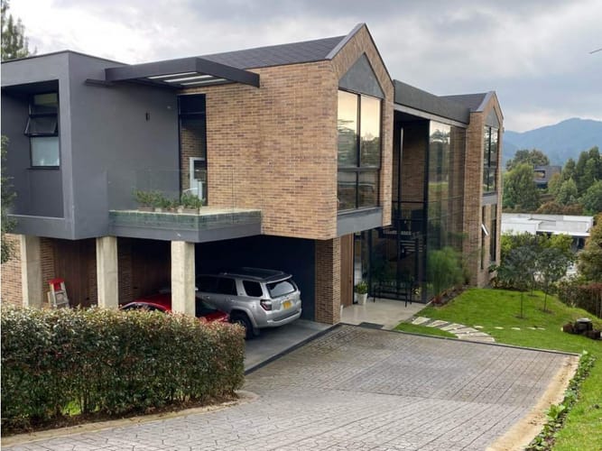Casa de 5 alcobas en venta en Las Palmas, Envigado, 450 m² · foto 14 de 14