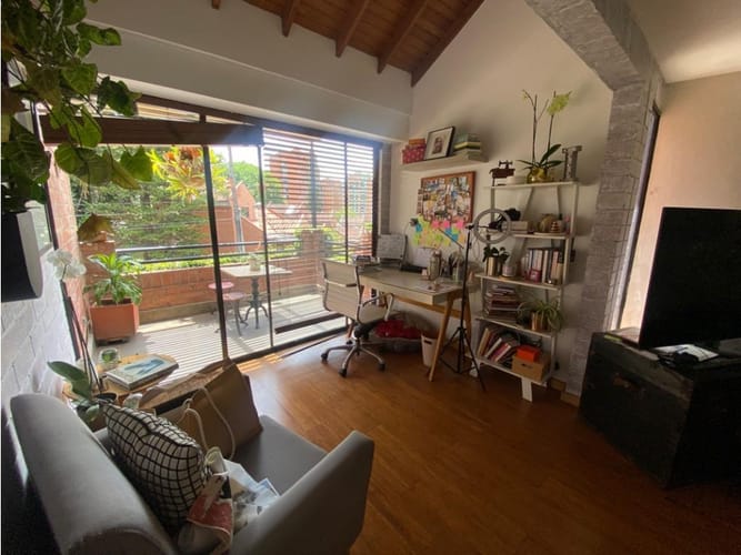 Casa de 3 alcobas en venta en La Florida, Medellín, 240 m² · foto 11 de 24