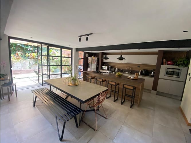 Casa de 3 alcobas en venta en La Florida, Medellín, 240 m² · foto 13 de 24