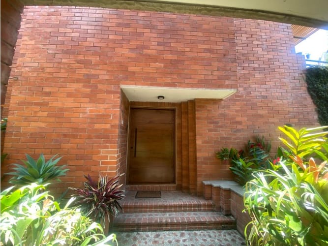 Casa de 3 alcobas en venta en La Florida, Medellín, 240 m² · foto 17 de 24
