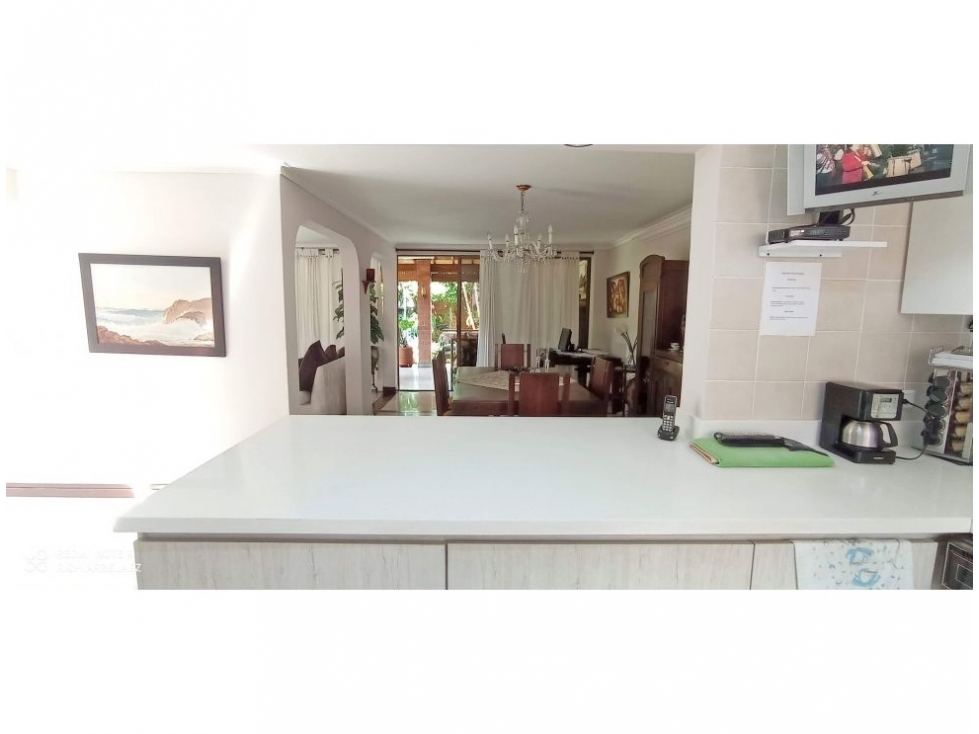 Casa de 4 alcobas en venta en Los Naranjos, Medellín, 302 m² · foto 3 de 24