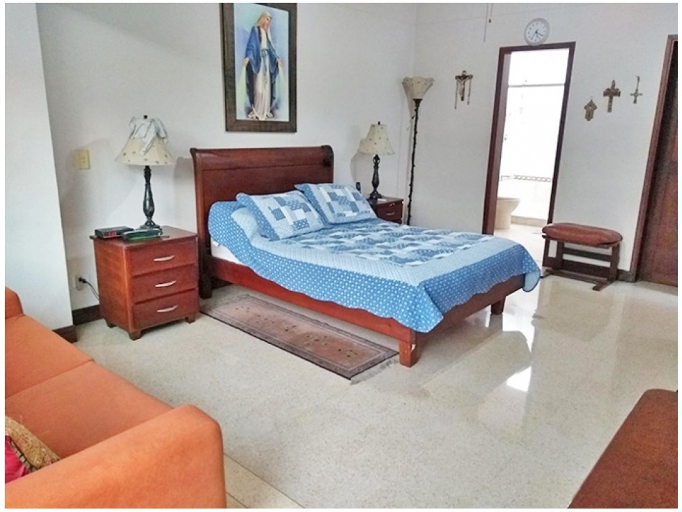 Casa de 4 alcobas en venta en Los Naranjos, Medellín, 302 m² · foto 17 de 24