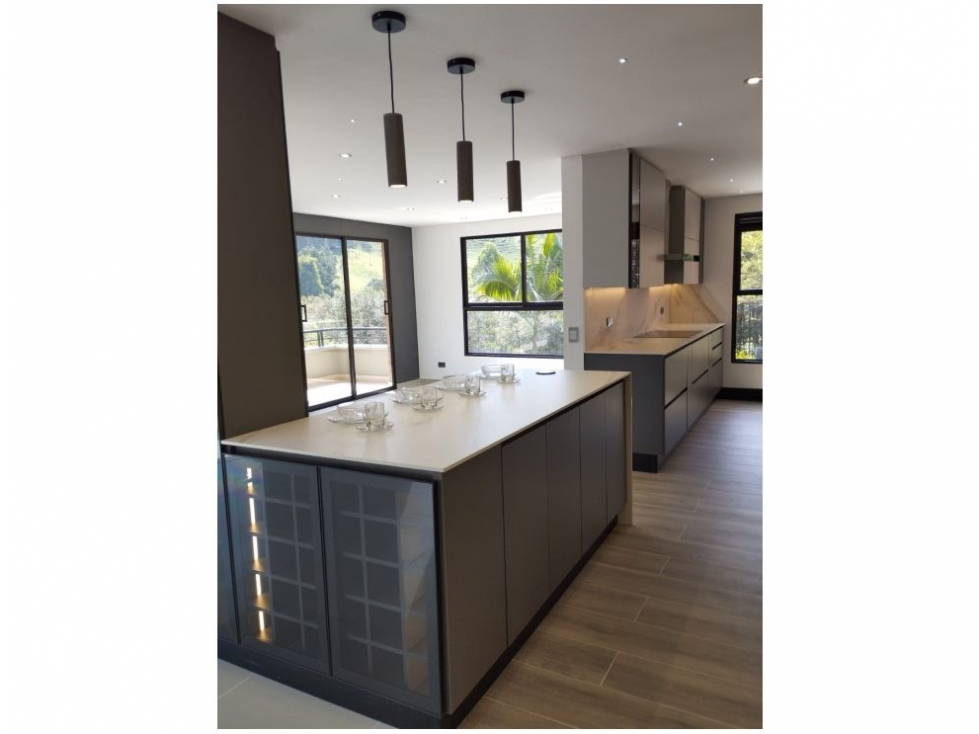 Casa de 6 alcobas en venta en El Tablazo, Rionegro, 400 m² · foto 3 de 24