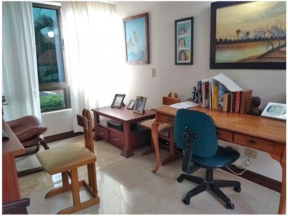 Casa de 4 alcobas en venta en Los Naranjos, Medellín, 302 m² · foto 20 de 24