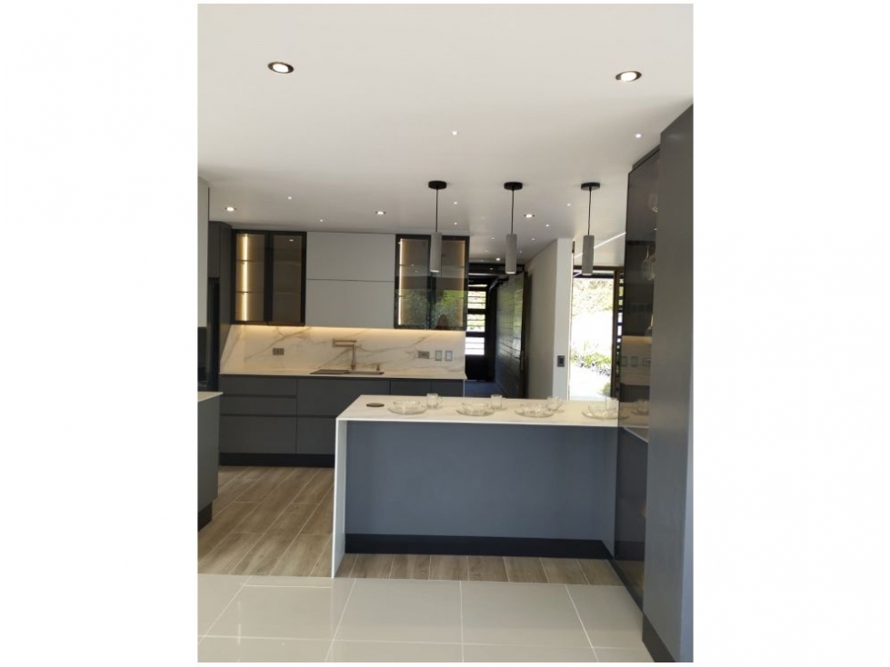 Casa de 6 alcobas en venta en El Tablazo, Rionegro, 400 m² · foto 11 de 24