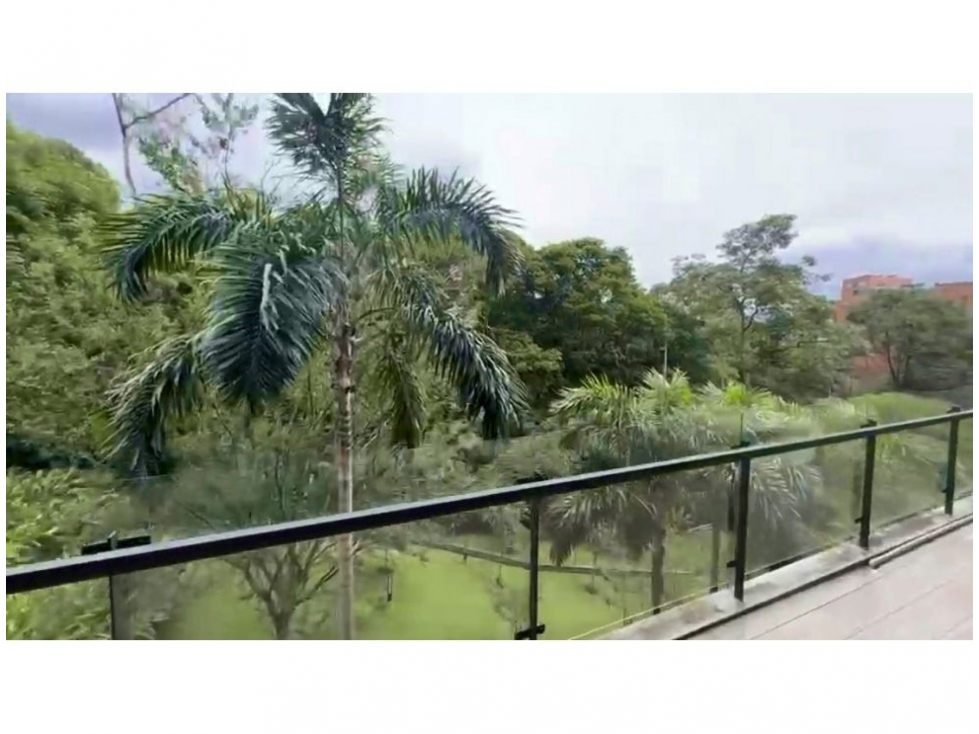 Apartamento en venta en El Poblado, Medellín · foto 2 de 19
