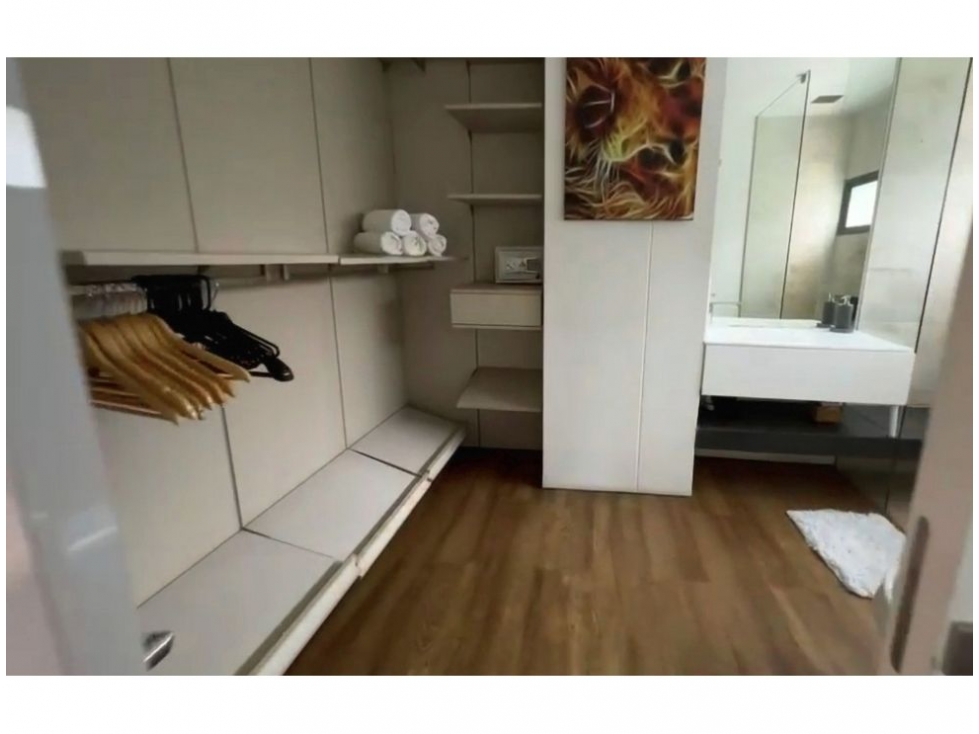 Apartamento en venta en El Poblado, Medellín · foto 7 de 19