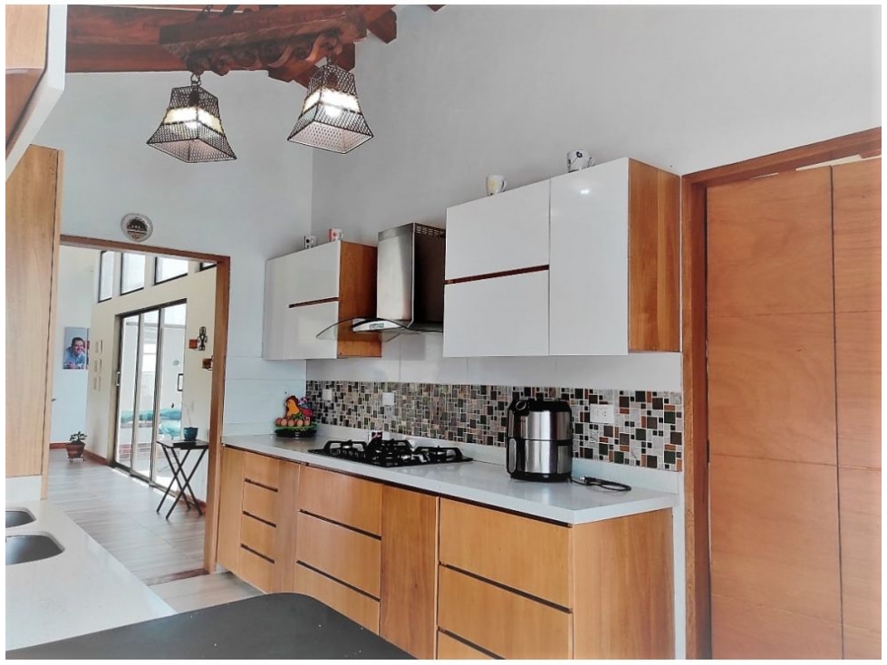 Casa de 4 alcobas en venta en Pantanillo, El Retiro, 178 m² · foto 2 de 14
