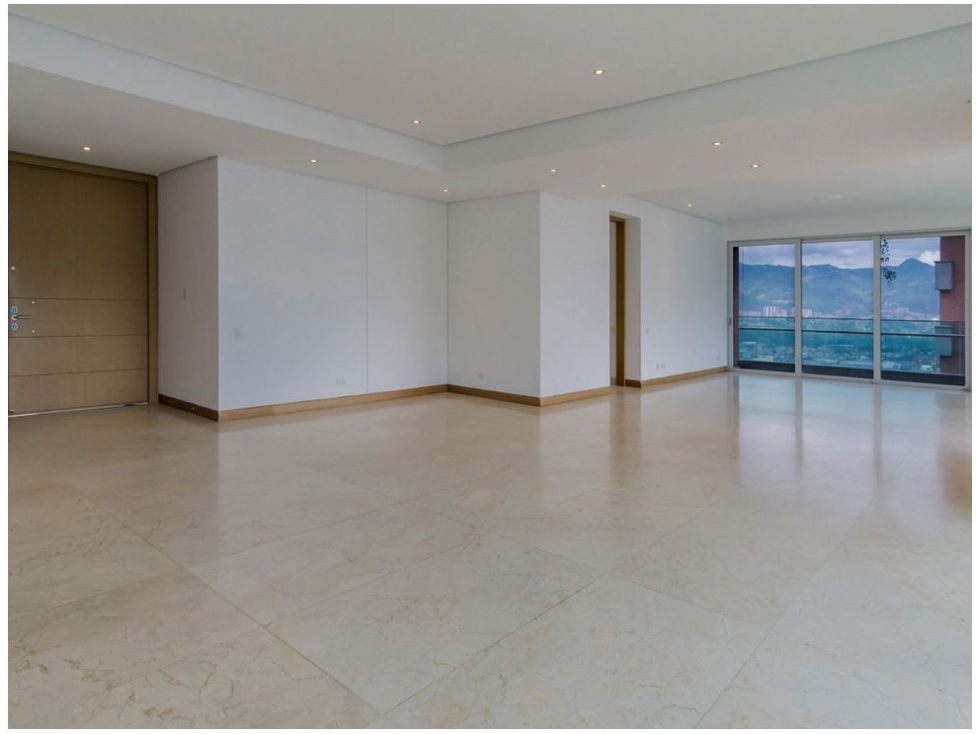 Apartamento en venta en El Poblado, Medellín · foto 2 de 17