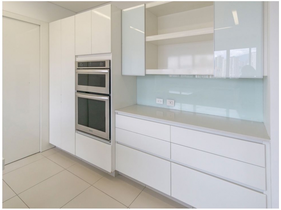 Apartamento en venta en El Poblado, Medellín · foto 7 de 17