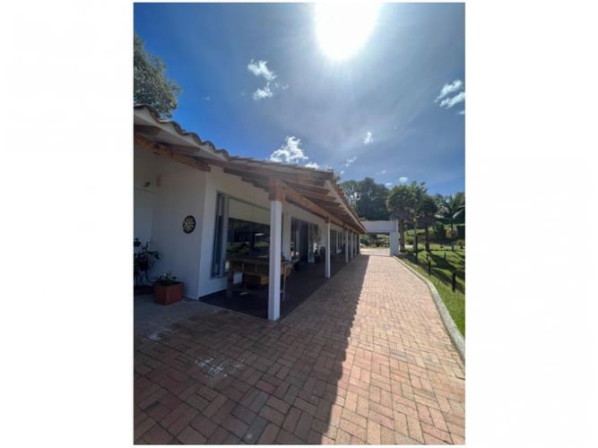 Casa de 3 alcobas en venta en El Porvenir, Rionegro, 320 m² · foto 4 de 20