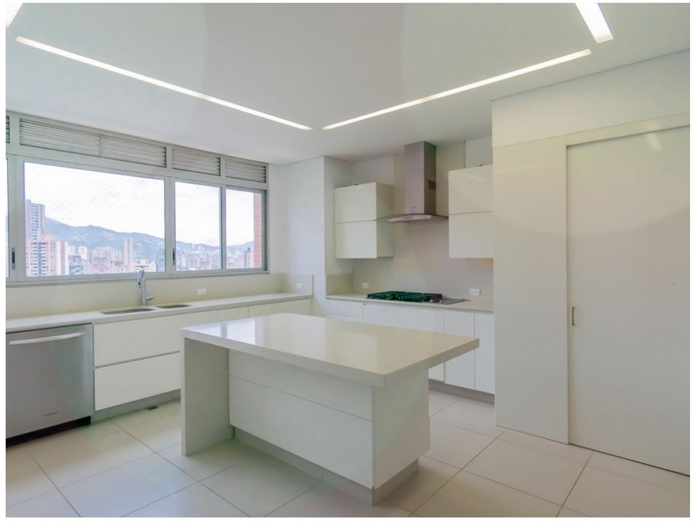 Apartamento en venta en El Poblado, Medellín · foto 8 de 17