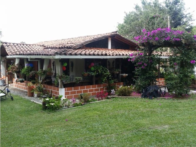 Casa de 4 alcobas en venta en La Industrial, Marinilla, 162 m² · foto 9 de 24