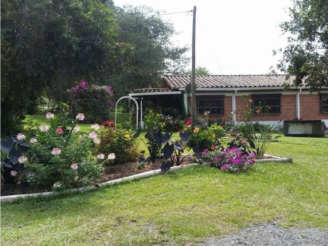 Casa de 4 alcobas en venta en La Industrial, Marinilla, 162 m² · foto 10 de 24