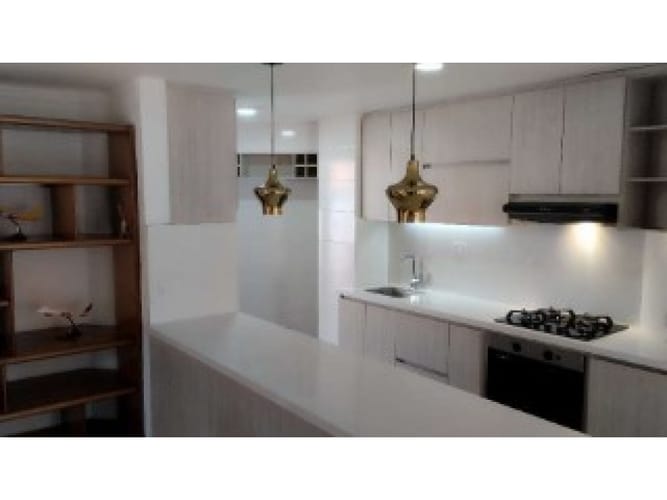 Apartamento de 4 alcobas en venta en Laureles, Medellín, 200 m² · foto 2 de 15