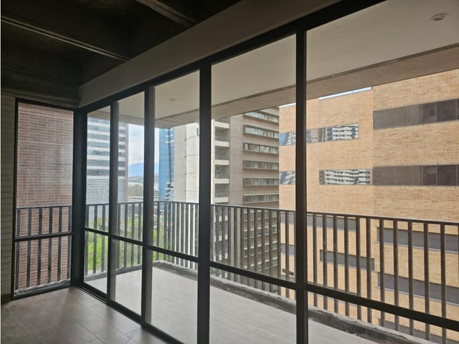 Apartamento de 1 alcoba en venta en Villa Carlota, Medellín, 68 m² · foto 2 de 24
