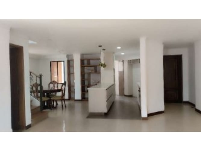 Apartamento de 4 alcobas en venta en Laureles, Medellín, 200 m² · foto 14 de 15
