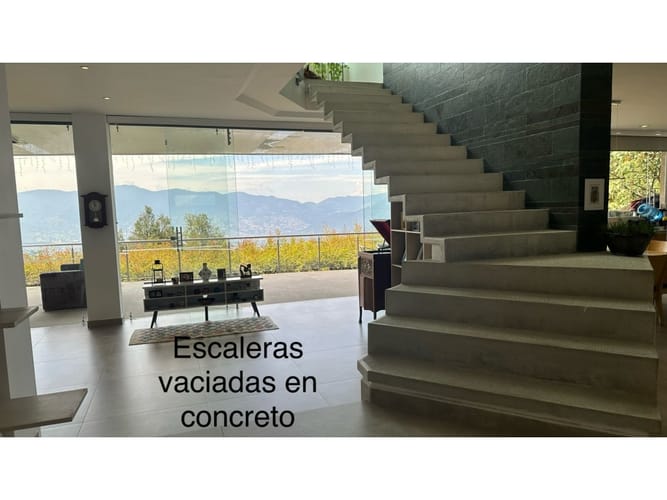 Casa de 4 alcobas en venta en Loma Del Chocho, Envigado, 460 m² · foto 7 de 24