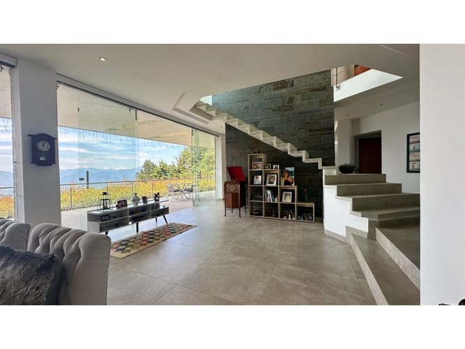 Casa de 4 alcobas en venta en Loma Del Chocho, Envigado, 460 m² · foto 12 de 24