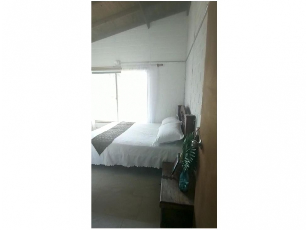 Casa de 4 alcobas en venta en Guarne, 200 m² · foto 2 de 16