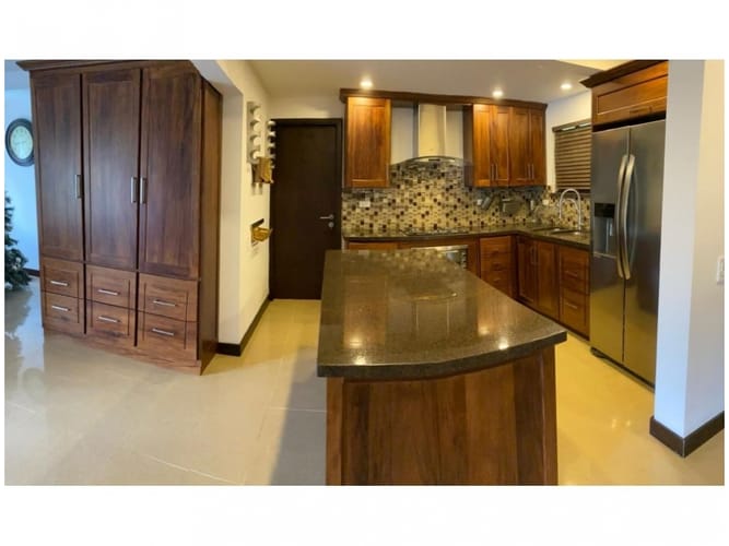 Casa de 8 alcobas en venta en San Jose, Rionegro, 350 m² · foto 4 de 19