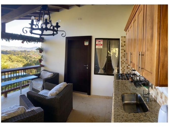 Casa de 8 alcobas en venta en San Jose, Rionegro, 350 m² · foto 11 de 19