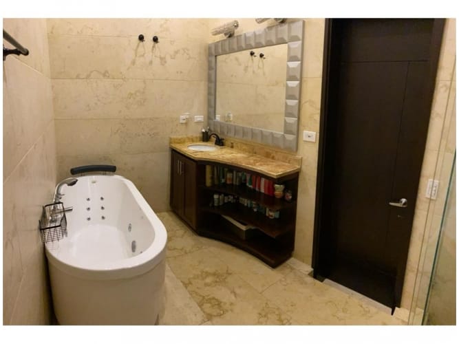 Casa de 8 alcobas en venta en San Jose, Rionegro, 350 m² · foto 15 de 19