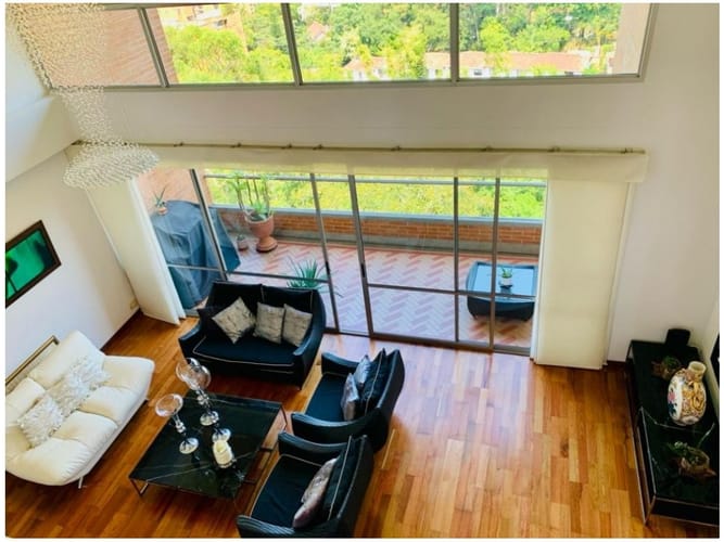 Apartamento de 5 alcobas en venta en Loma Benedictinos, Medellín, 238 m² · foto 5 de 24