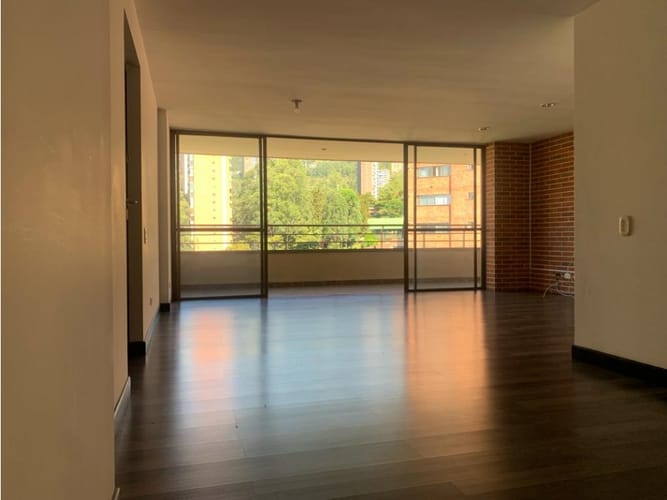 Apartamento de 2 alcobas en venta en Vizcaya, Medellín, 119 m² · foto 2 de 15